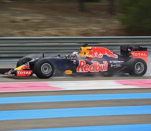 Carburants verts et moteurs hybrides, la F1 vise le zéro CO2 d'ici 2030